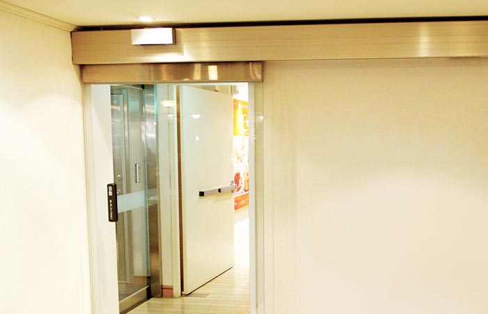 glass automatic door