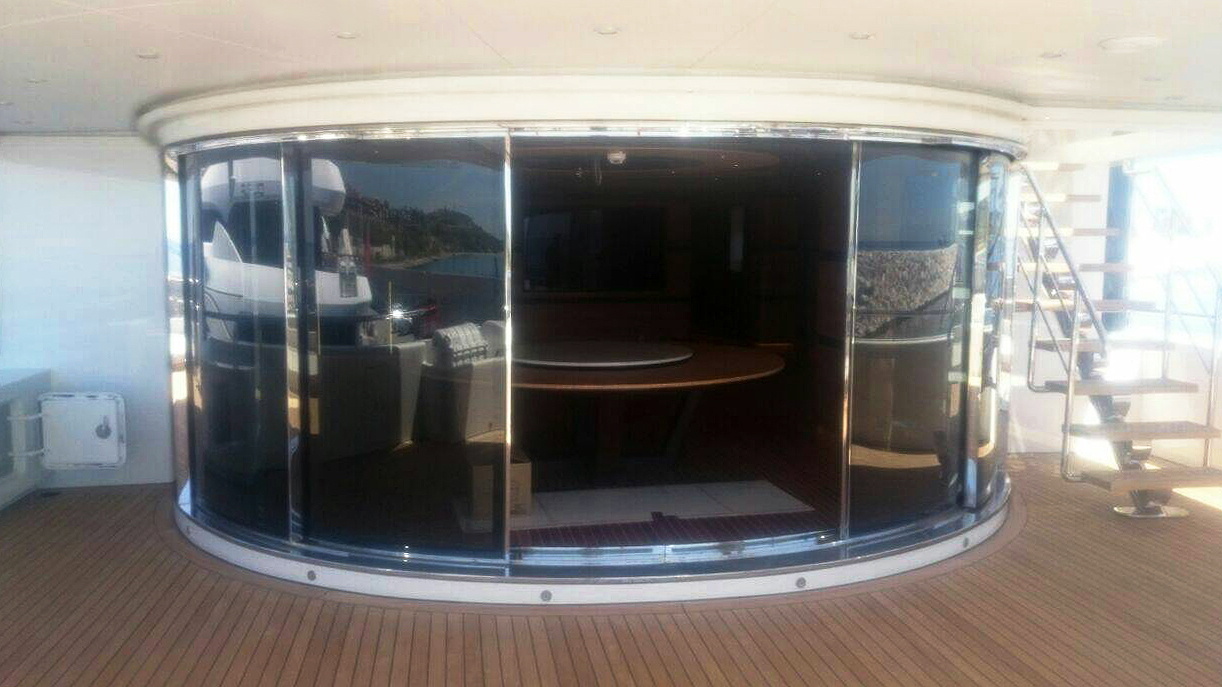 curved sliding door